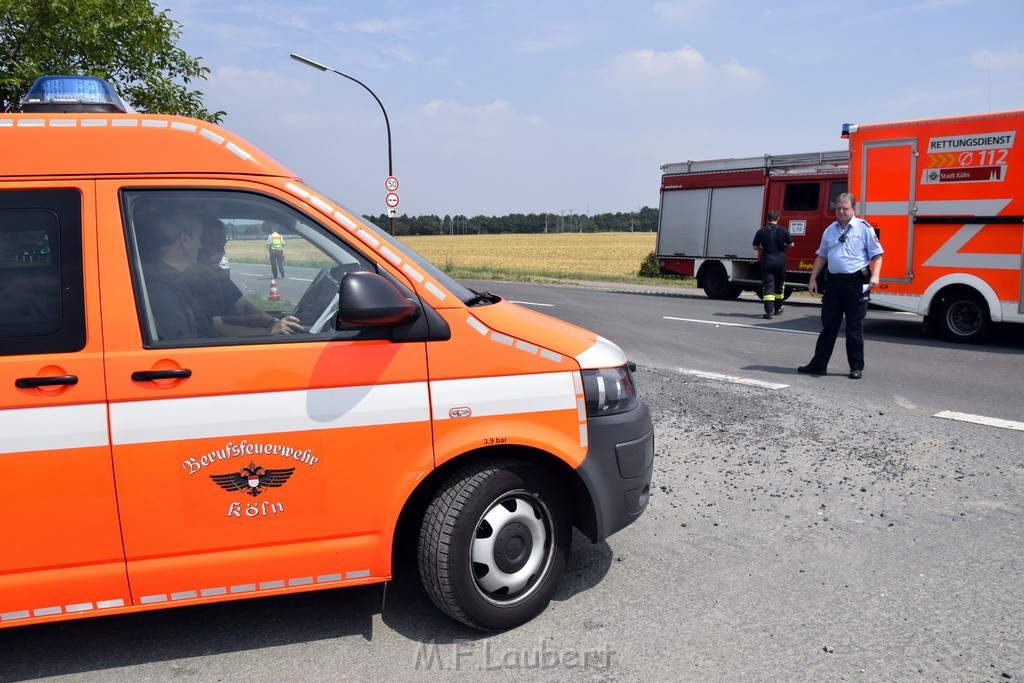 Schwerer Krad Pkw Unfall Koeln Porz Libur Liburer Landstr (Krad Fahrer nach Tagen verstorben) P003.JPG - Miklos Laubert